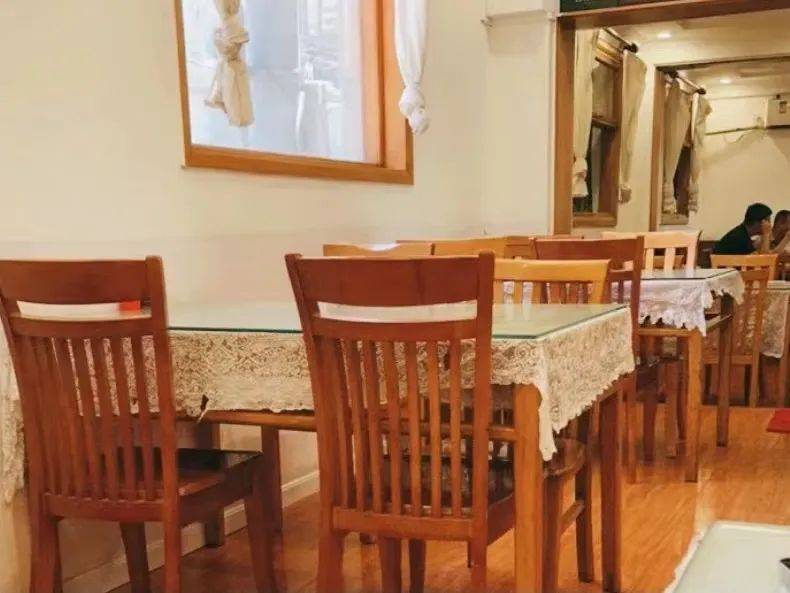 个体执照能直接变更经营者了，全国首张发给了餐饮