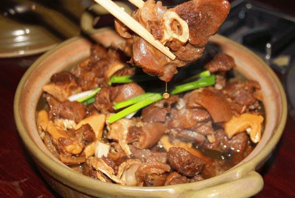 五香狗肉煲