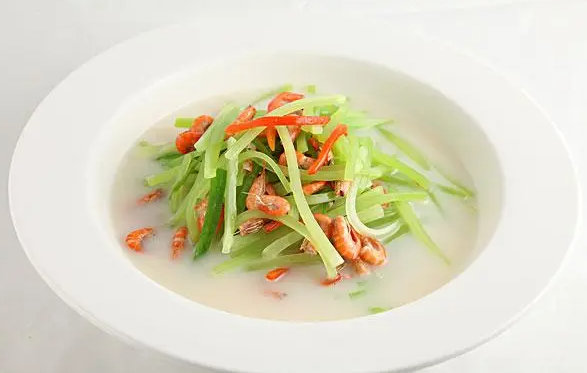 莴笋拌河虾