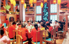 巢爷老味：扎堆开店以奇取胜的成功案例