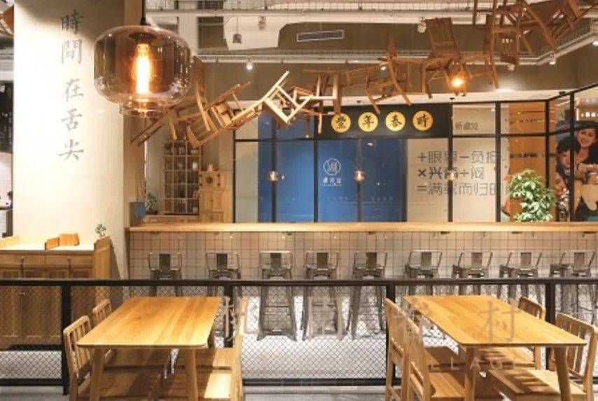 红极一时的知名餐饮跌落神坛？曾等位2小时，现仅剩4家店