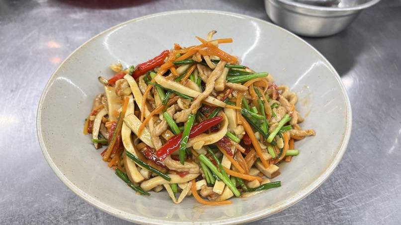 【江西小炒直播】烹饪艺术家试验室试做菜品：鱿鱼炒三丝