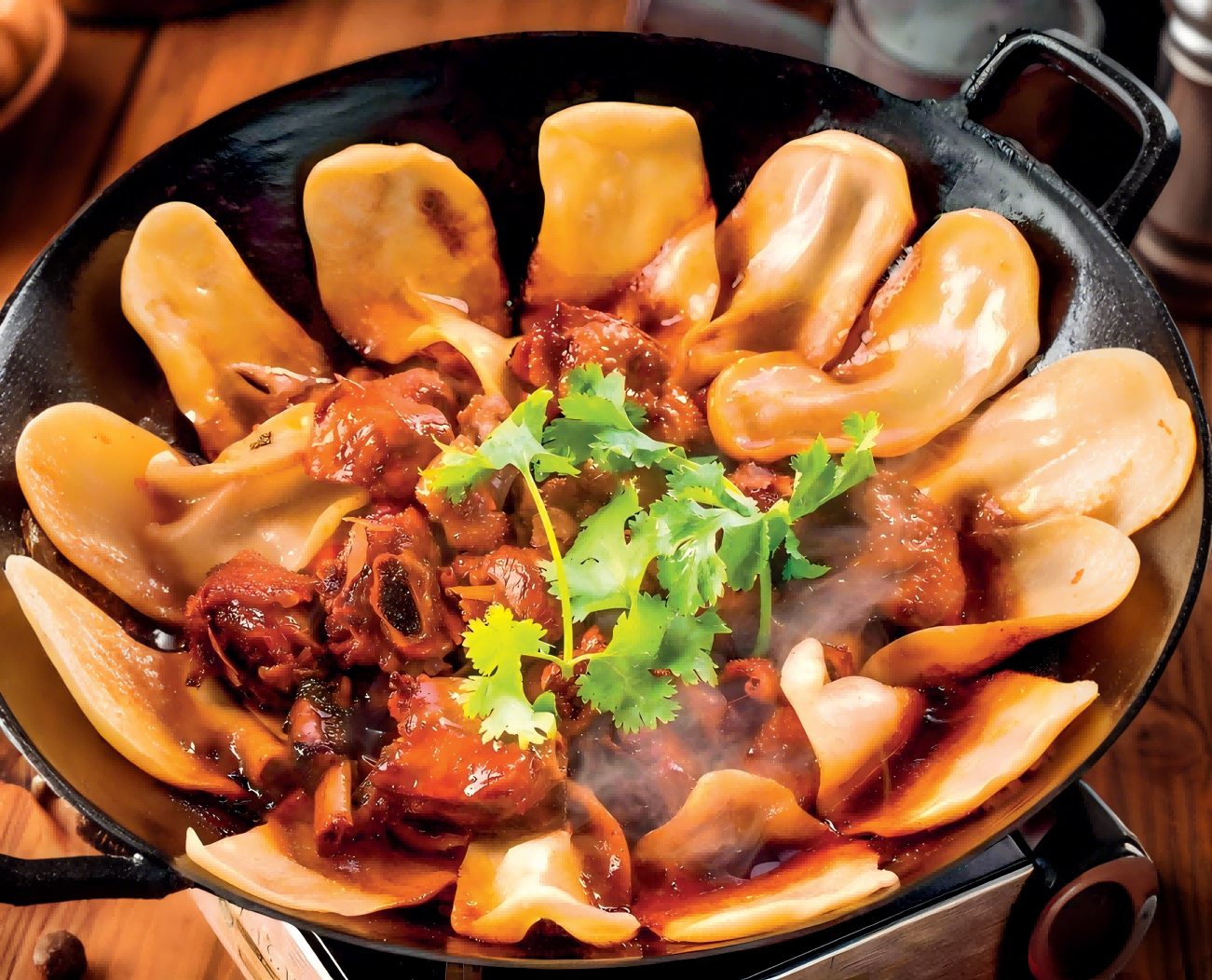 金寨吊锅土公鸡贴馍